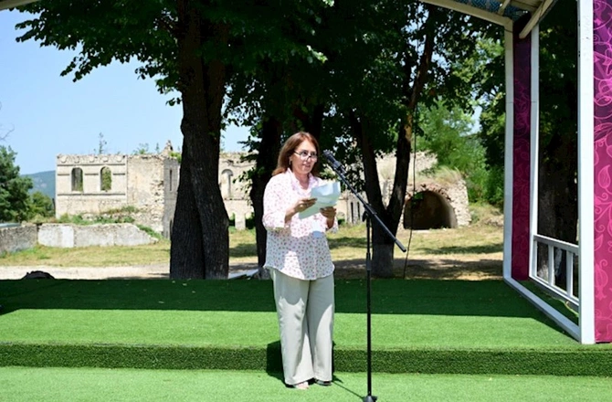 Şuşada Xalq yazıçısı Anarın kitabının təqdimatı olub, poeziya saatı keçirilib — FOTOLAR
