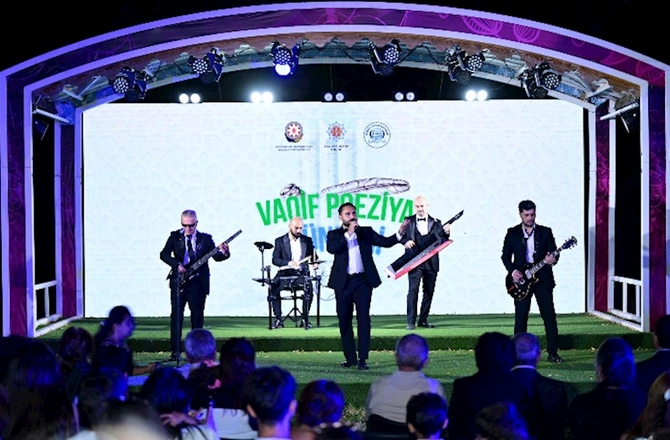 Tarix, poeziya və musiqi: Şuşada unudulmaz axşam — FOTOLAR Tarix, poeziya və musiqi: Şuşada unudulmaz axşam — FOTOLAR