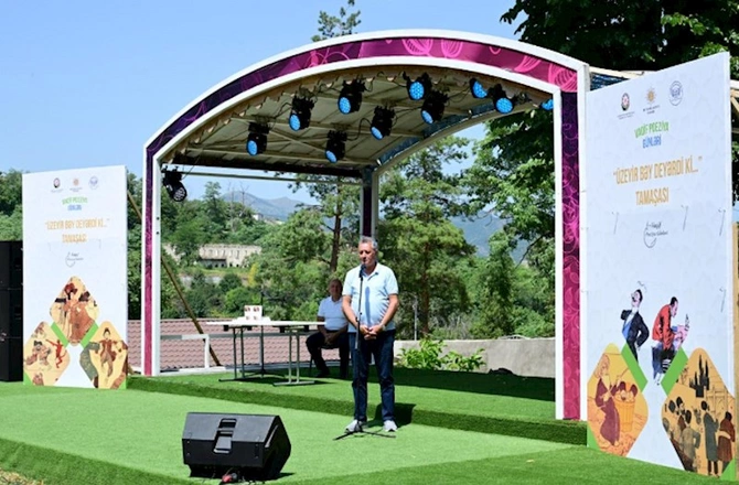 Şuşada Xalq yazıçısı Anarın kitabının təqdimatı olub, poeziya saatı keçirilib — FOTOLAR
