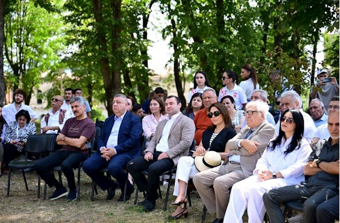 Şuşada Xalq yazıçısı Anarın kitabının təqdimatı olub, poeziya saatı keçirilib — FOTOLAR