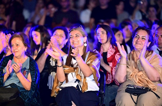Tarix, poeziya və musiqi: Şuşada unudulmaz axşam — FOTOLAR Tarix, poeziya və musiqi: Şuşada unudulmaz axşam — FOTOLAR