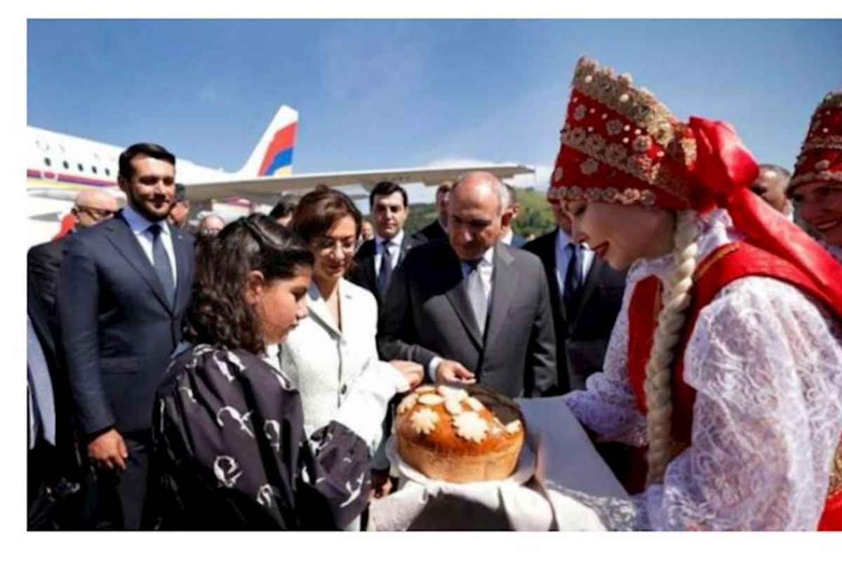 Paşinyan Rusiyaya getdi