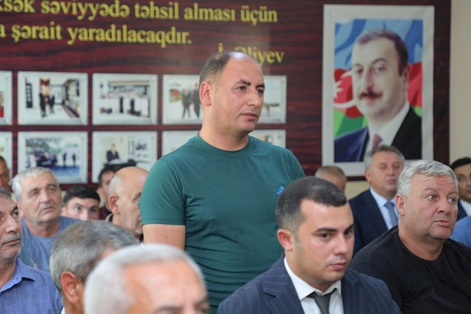 Hacıqabulun İkinci Meyniman kəndində səyyar qəbul-görüş keçirildi — FOTOLAR Hacıqabulun İkinci Meyniman kəndində səyyar qəbul-görüş keçirildi — FOTOLAR
