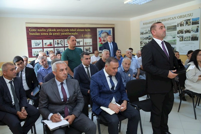 Hacıqabulun İkinci Meyniman kəndində səyyar qəbul-görüş keçirildi — FOTOLAR Hacıqabulun İkinci Meyniman kəndində səyyar qəbul-görüş keçirildi — FOTOLAR
