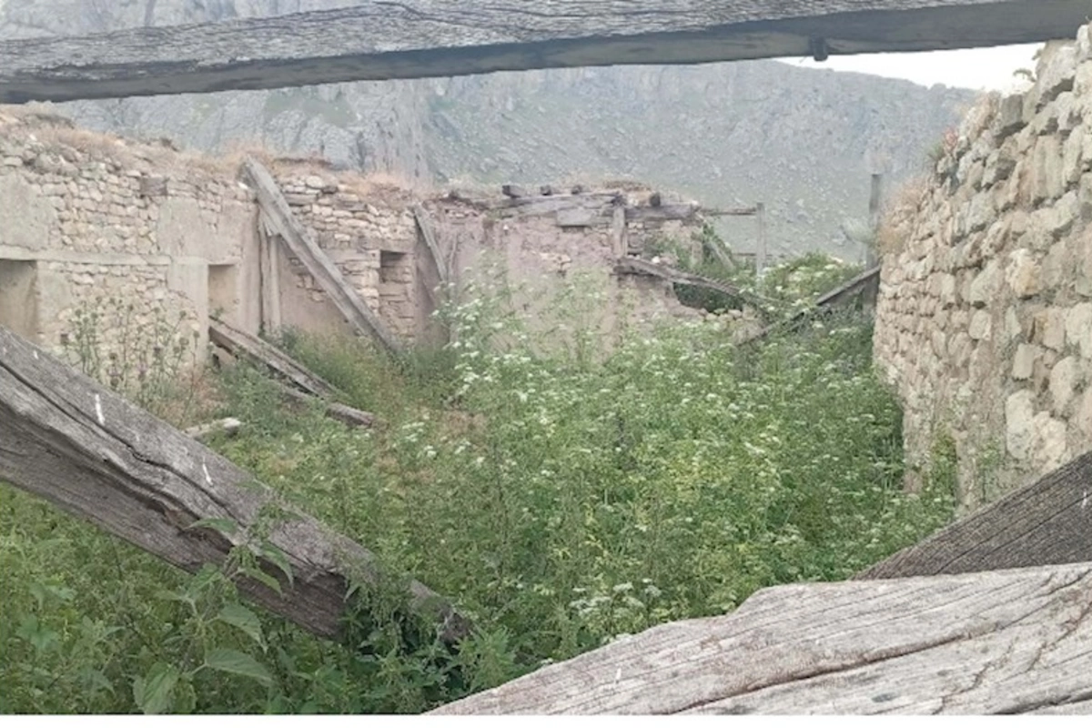 Tarixi məscidimiz hələ də acınacaqlı durumdadır — FOTOLAR