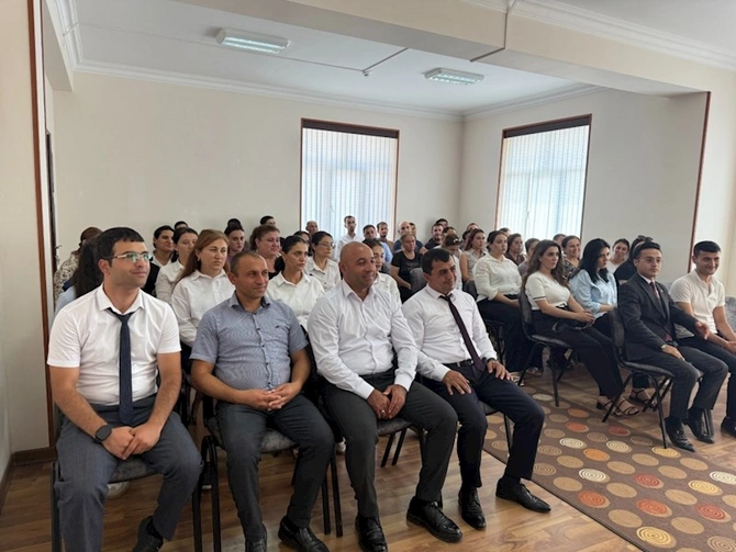 Milli Məclisin deputatı Vüqar Rəhimzadə Culfada seçiciləri ilə növbəti görüşünü keçirib — FOTOLAR Milli Məclisin deputatı Vüqar Rəhimzadə Culfada seçiciləri ilə növbəti görüşünü keçirib — FOTOLAR