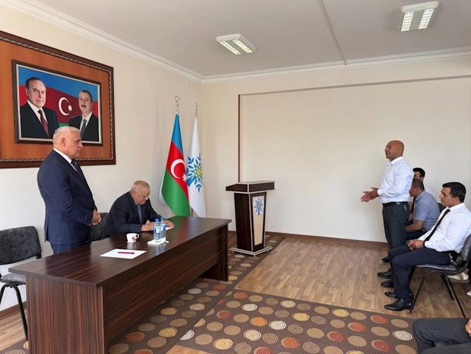 Milli Məclisin deputatı Vüqar Rəhimzadə Culfada seçiciləri ilə növbəti görüşünü keçirib — FOTOLAR Milli Məclisin deputatı Vüqar Rəhimzadə Culfada seçiciləri ilə növbəti görüşünü keçirib — FOTOLAR