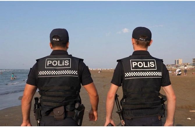Polis çimərliklərdə profilaktik tədbirləri davam etdirir — VİDEO/FOTOLAR Polis çimərliklərdə profilaktik tədbirləri davam etdirir — VİDEO/FOTOLAR