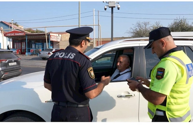 Polis çimərliklərdə profilaktik tədbirləri davam etdirir — VİDEO/FOTOLAR Polis çimərliklərdə profilaktik tədbirləri davam etdirir — VİDEO/FOTOLAR