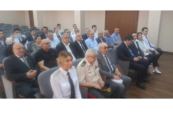 “Şərəfli ömür. Ədalətli prokuror” kitabının təqdimatı olub — FOTOLAR “Şərəfli ömür. Ədalətli prokuror” kitabının təqdimatı olub — FOTOLAR