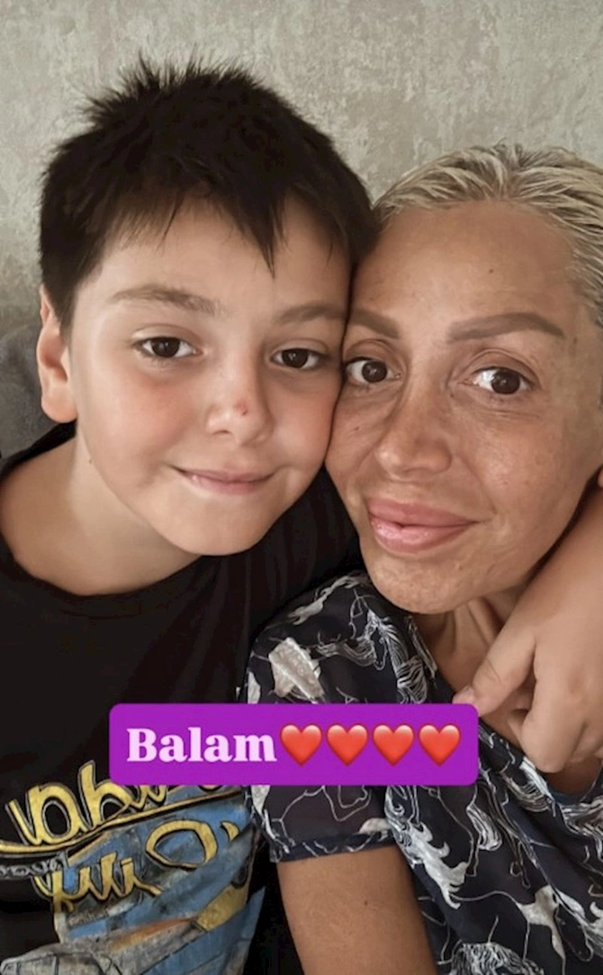 Bu da Emma Ələkbərzadənin makiyajsız halı — FOTO Bu da Emma Ələkbərzadənin makiyajsız halı — FOTO
