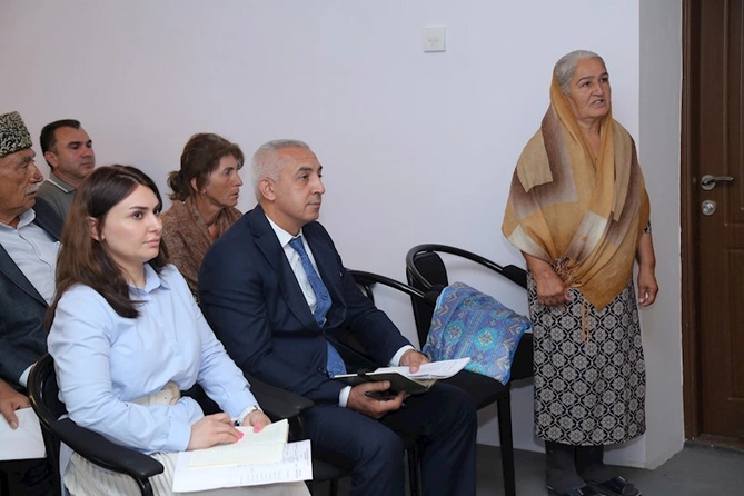 İcra başçısı vətəndaşların problemlərini dinlədi — FOTOLAR
