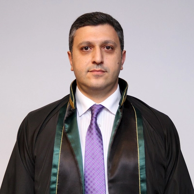 Rəşad Dağlının vəkili Fikrət Cəfərlini həbs etdirdi — FOTO Rəşad Dağlının vəkili Fikrət Cəfərlini həbs etdirdi — FOTO