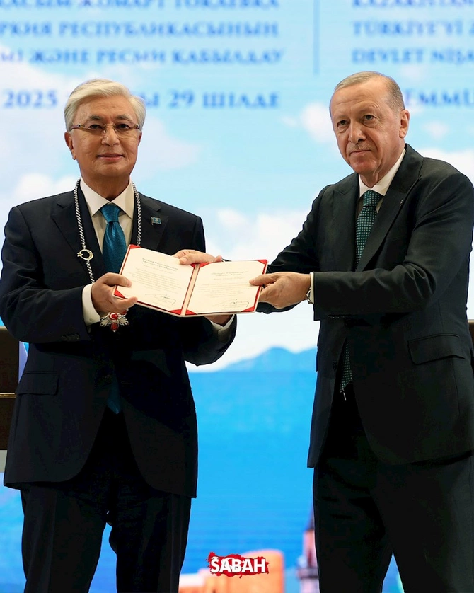 Ərdoğan Tokayevə Türkiyənin ən yüksək medalını verdi — FOTO