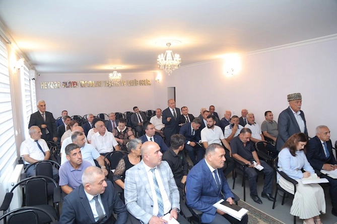 İcra başçısı vətəndaşların problemlərini dinlədi — FOTOLAR