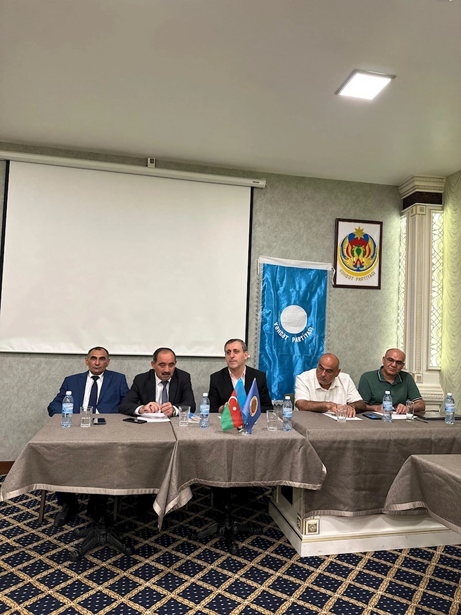 Vəhdət Partiyasının Abşeron rayon təşkilatının konfransı keçirildi — FOTOLAR