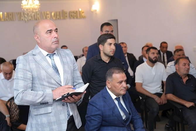 İcra başçısı vətəndaşların problemlərini dinlədi — FOTOLAR