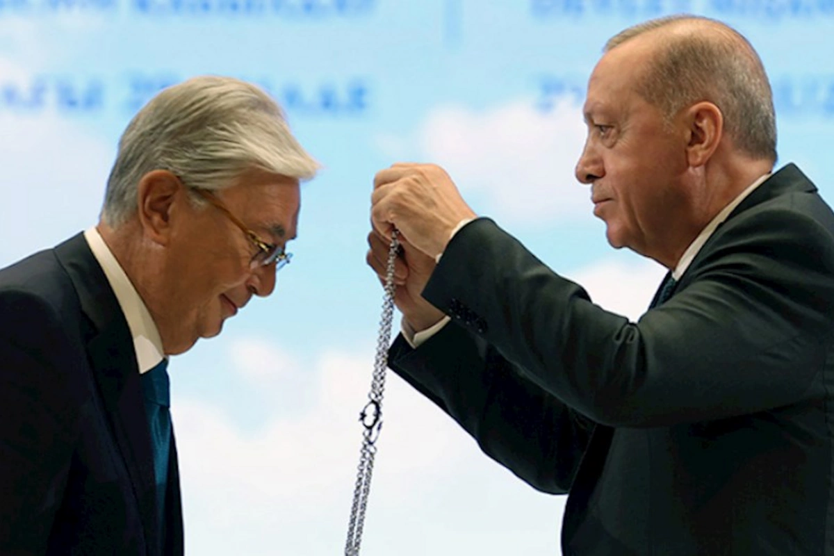 Ərdoğan Tokayevə Türkiyənin ən yüksək medalını verdi — FOTO