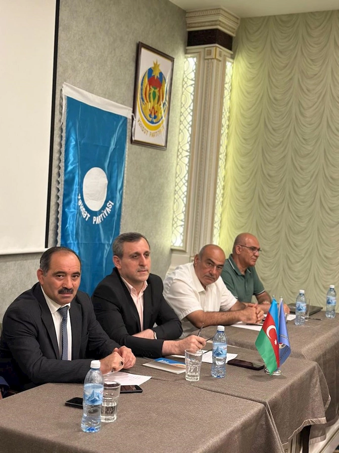 Vəhdət Partiyasının Abşeron rayon təşkilatının konfransı keçirildi — FOTOLAR