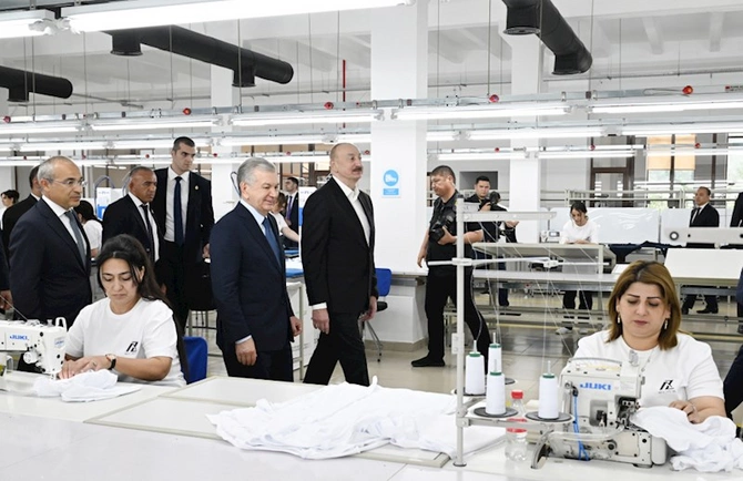 Prezidentləri Xankəndidəki Businesstex JV tikiş fabrikinin fəaliyyəti ilə tanış oldu — FOTOLAR Prezidentləri Xankəndidəki Businesstex JV tikiş fabrikinin fəaliyyəti ilə tanış oldu — FOTOLAR