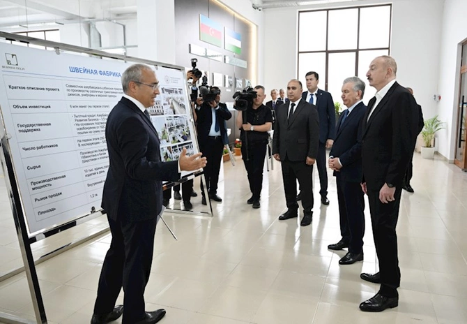 Prezidentləri Xankəndidəki Businesstex JV tikiş fabrikinin fəaliyyəti ilə tanış oldu — FOTOLAR Prezidentləri Xankəndidəki Businesstex JV tikiş fabrikinin fəaliyyəti ilə tanış oldu — FOTOLAR