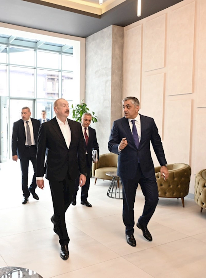 Prezident İlham Əliyev “Xankəndi” Biznes Mərkəzinin açılışında iştirak edib — FOTOLAR Prezident İlham Əliyev “Xankəndi” Biznes Mərkəzinin açılışında iştirak edib — FOTOLAR