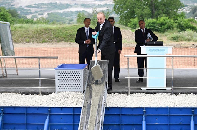 Xankəndi Dəmir Yolu və Avtovağzal Kompleksinin təməli qoyuldu — FOTOLAR Xankəndi Dəmir Yolu və Avtovağzal Kompleksinin təməli qoyuldu — FOTOLAR