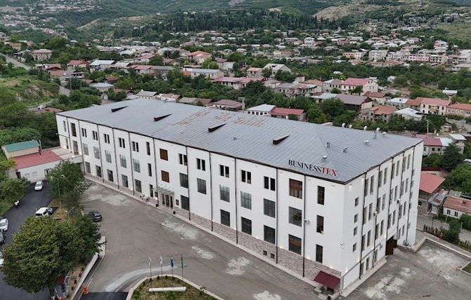 Prezidentləri Xankəndidəki Businesstex JV tikiş fabrikinin fəaliyyəti ilə tanış oldu — FOTOLAR Prezidentləri Xankəndidəki Businesstex JV tikiş fabrikinin fəaliyyəti ilə tanış oldu — FOTOLAR