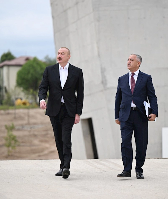 İlham Əliyev Xankəndidə Zəfər parkında — FOTOLAR