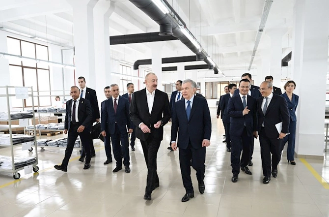 Prezidentləri Xankəndidəki Businesstex JV tikiş fabrikinin fəaliyyəti ilə tanış oldu — FOTOLAR Prezidentləri Xankəndidəki Businesstex JV tikiş fabrikinin fəaliyyəti ilə tanış oldu — FOTOLAR
