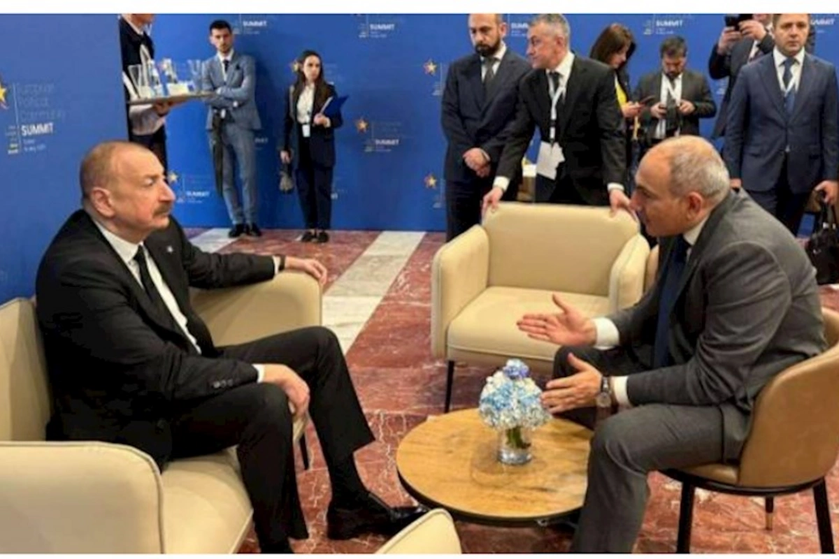 “Middle East Eye”: İlham Əliyevlə Paşinyan bu ayın sonunda Dubayda görüşməyi planlaşdırırlar