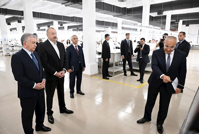 Prezidentləri Xankəndidəki Businesstex JV tikiş fabrikinin fəaliyyəti ilə tanış oldu — FOTOLAR Prezidentləri Xankəndidəki Businesstex JV tikiş fabrikinin fəaliyyəti ilə tanış oldu — FOTOLAR