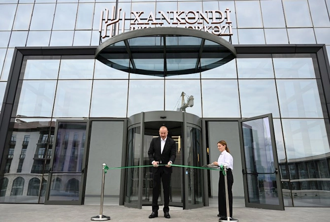 Prezident İlham Əliyev “Xankəndi” Biznes Mərkəzinin açılışında iştirak edib — FOTOLAR Prezident İlham Əliyev “Xankəndi” Biznes Mərkəzinin açılışında iştirak edib — FOTOLAR
