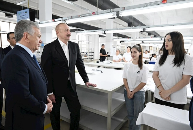 Prezidentləri Xankəndidəki Businesstex JV tikiş fabrikinin fəaliyyəti ilə tanış oldu — FOTOLAR Prezidentləri Xankəndidəki Businesstex JV tikiş fabrikinin fəaliyyəti ilə tanış oldu — FOTOLAR