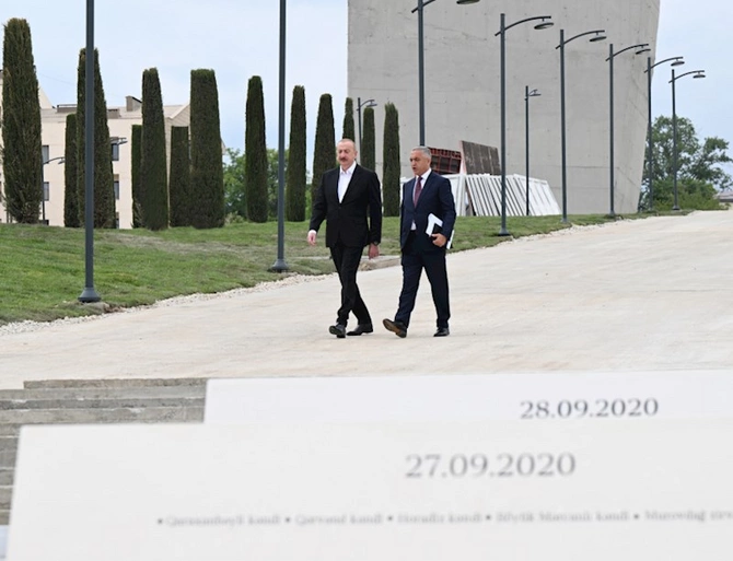 İlham Əliyev Xankəndidə Zəfər parkında — FOTOLAR