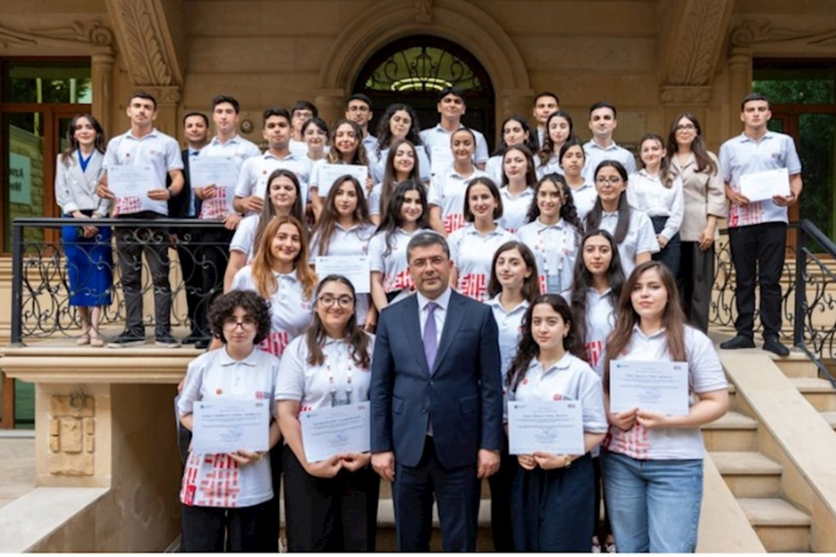 III Şuşa Qlobal Media Forumuna qatılan “MEDİA Könüllülərinə təşəkkürnamələr verildi — FOTOLAR