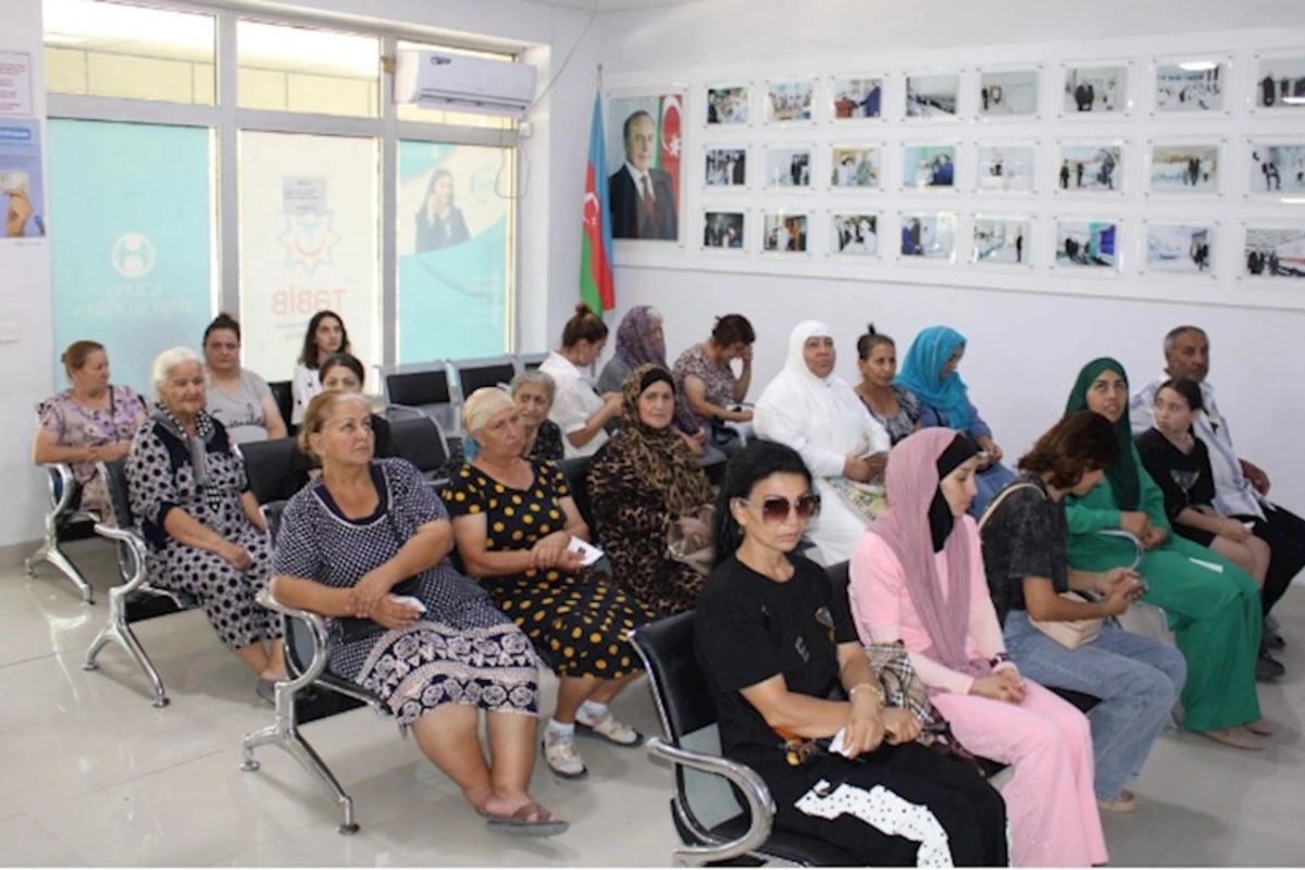 Daha 3 tibb müəssisəsində elektron növbə sistemi qurulub — FOTOLAR