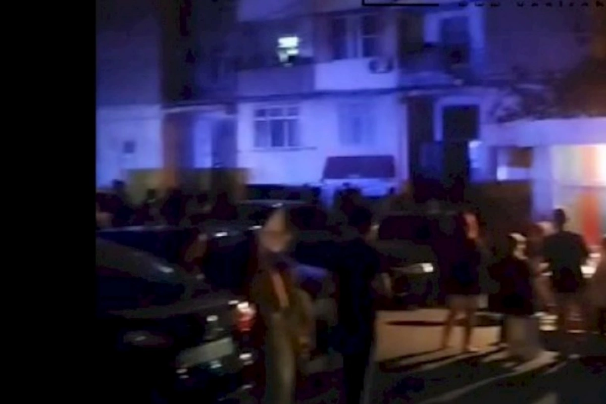 Bakıda yaşayış binasında həyəcanlı anlar — VİDEO