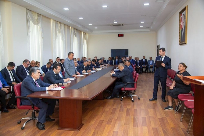 Salyanda əhali ilə görüş: İcra Başçısı sakinləri dinlədi — FOTOLAR Salyanda əhali ilə görüş: İcra Başçısı sakinləri dinlədi — FOTOLAR