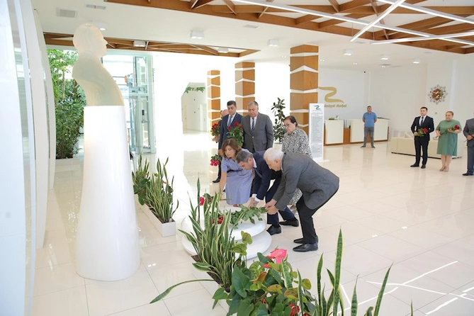 Günay Əfəndiyeva: “Biz milli irsimizə sahib çıxmaqla yanaşı, onu beynəlxalq ictimaiyyətə elmi və tarixi əsaslarla təqdim etməliyik” — FOTOLAR