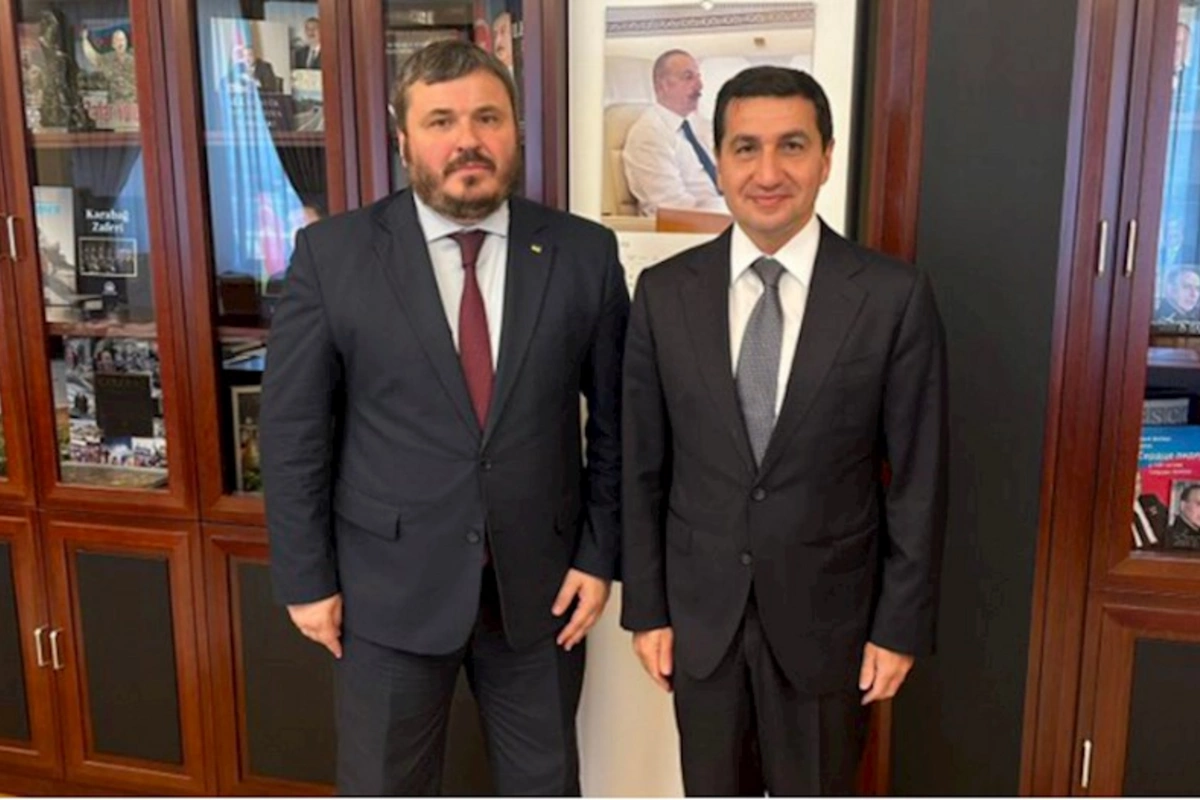 Hikmət Hacıyev Ukrayna səfiri ilə strateji tərəfdaşlığı müzakirə edib