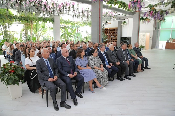 Günay Əfəndiyeva: “Biz milli irsimizə sahib çıxmaqla yanaşı, onu beynəlxalq ictimaiyyətə elmi və tarixi əsaslarla təqdim etməliyik” — FOTOLAR