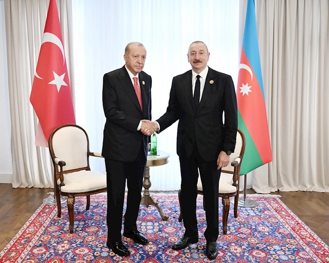 İlham Əliyev Xankəndidə Rəcəb Tayyib Ərdoğanla görüşüb — FOTO İlham Əliyev Xankəndidə Rəcəb Tayyib Ərdoğanla görüşüb — FOTO