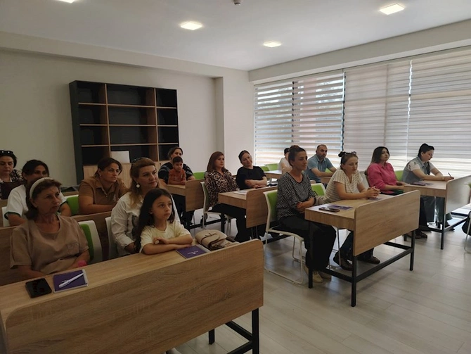 Məcburi köçkünlər psixososial dəstəkdən faydalandılar — FOTOLAR Məcburi köçkünlər psixososial dəstəkdən faydalandılar — FOTOLAR