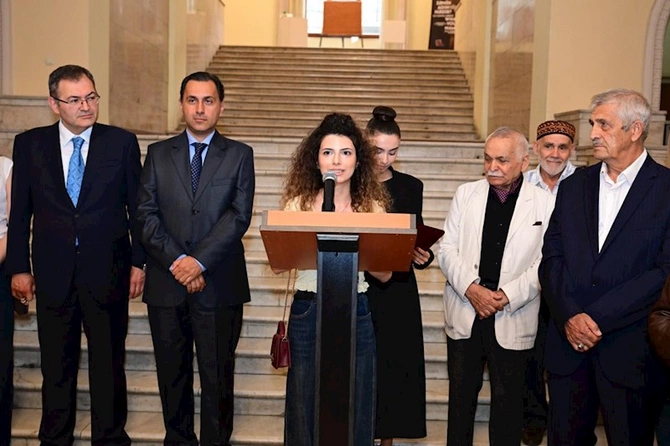 Muzey Mərkəzində gənc rəssamların “Sənin adın nədir?” adlı sərgisi açılıb — FOTOLAR
