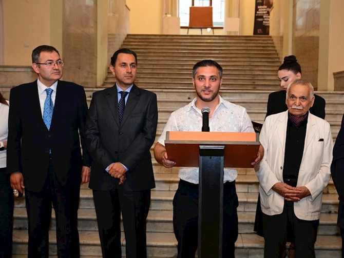 Muzey Mərkəzində gənc rəssamların “Sənin adın nədir?” adlı sərgisi açılıb — FOTOLAR