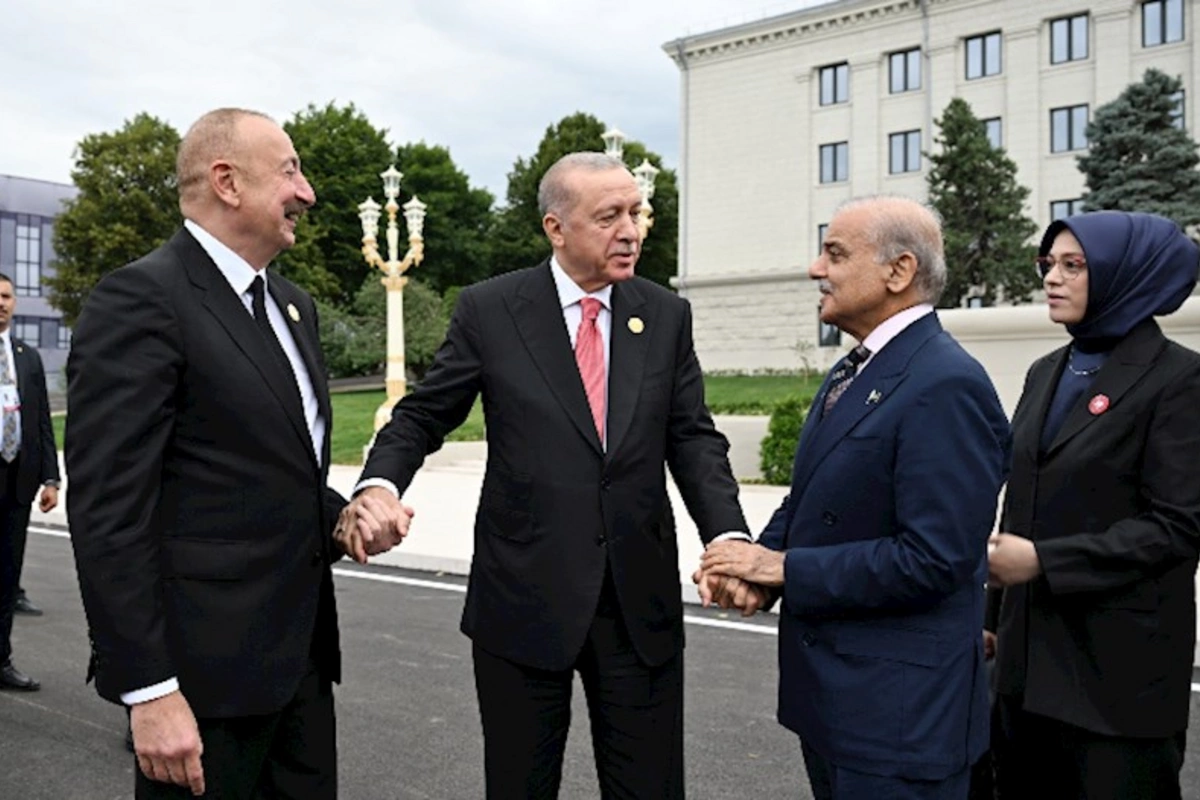Prezident Şahbaz Şərifə və Ərdoğana Xankəndidə ev verəcəkmi? — Bir zarafatın geopolitik hədəfi