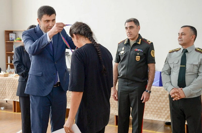 Məhkumlar arasında badminton yarışı — FOTOLAR Məhkumlar arasında badminton yarışı — FOTOLAR
