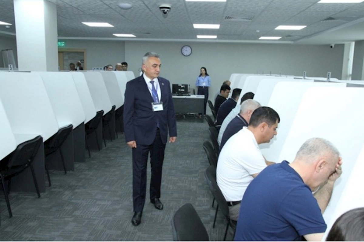 Vəkilliyə qəbulla bağlı test imtahanı keçirilib