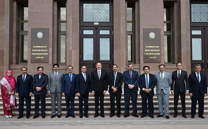 Prezident qəbul keçirdi — FOTOLAR Prezident qəbul keçirdi — FOTOLAR